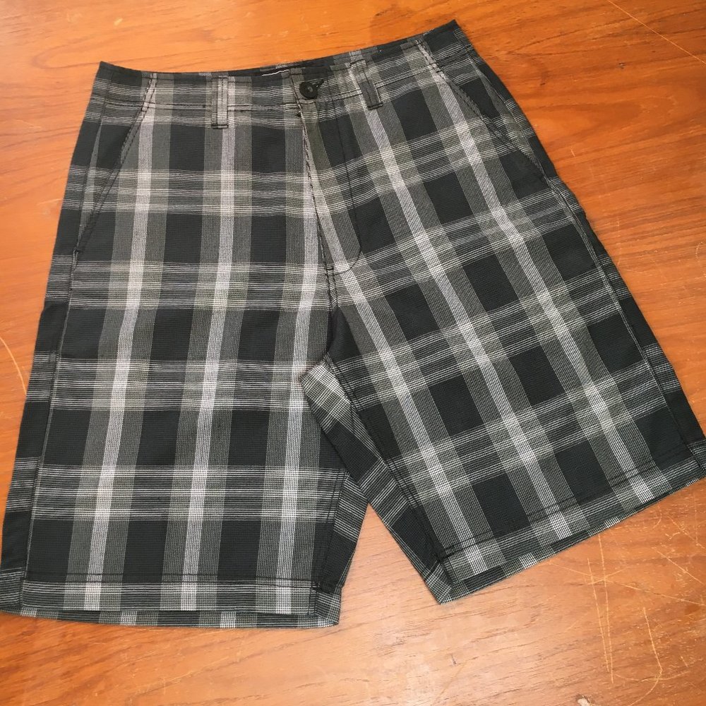 CSG Champs Sports Gear grey black  Plaid Shorts Sz 32 EUC